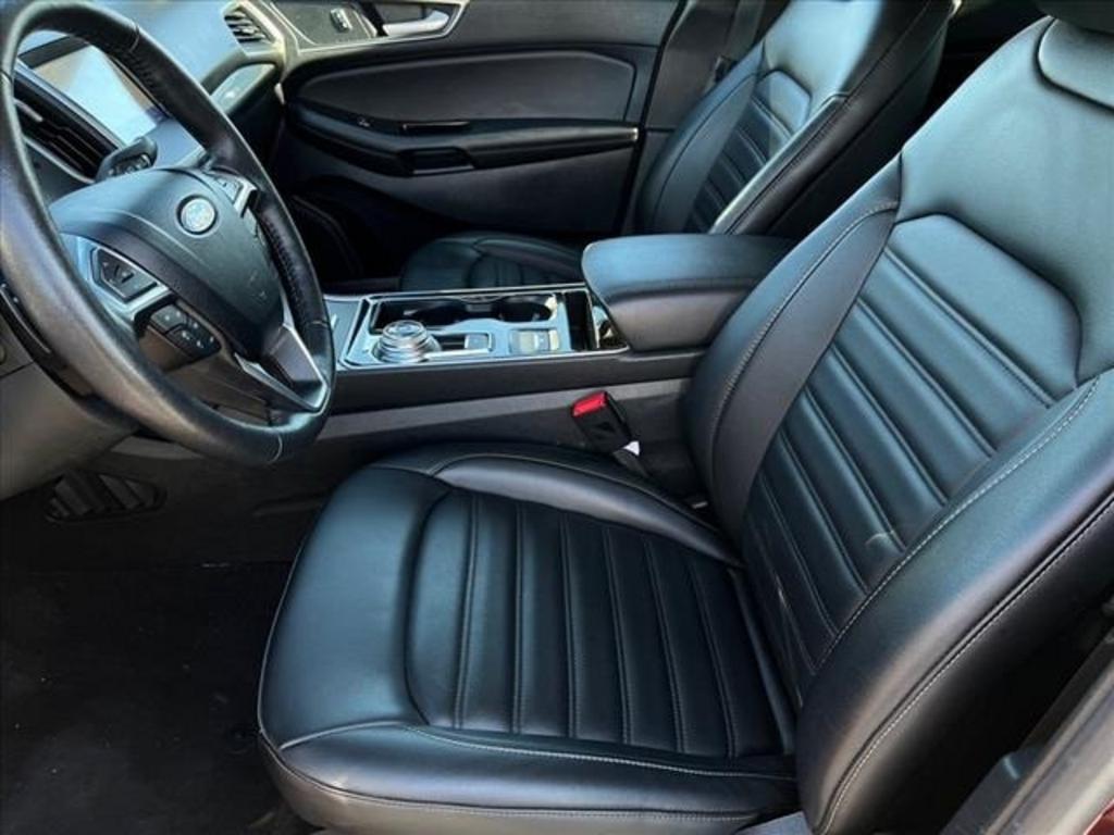 2020 Ford Edge SEL photo