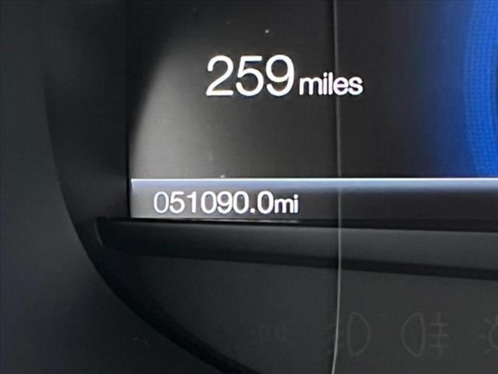 2020 Ford Edge SEL photo