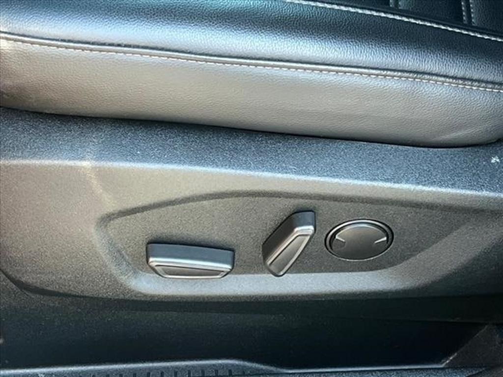 2020 Ford Edge SEL photo