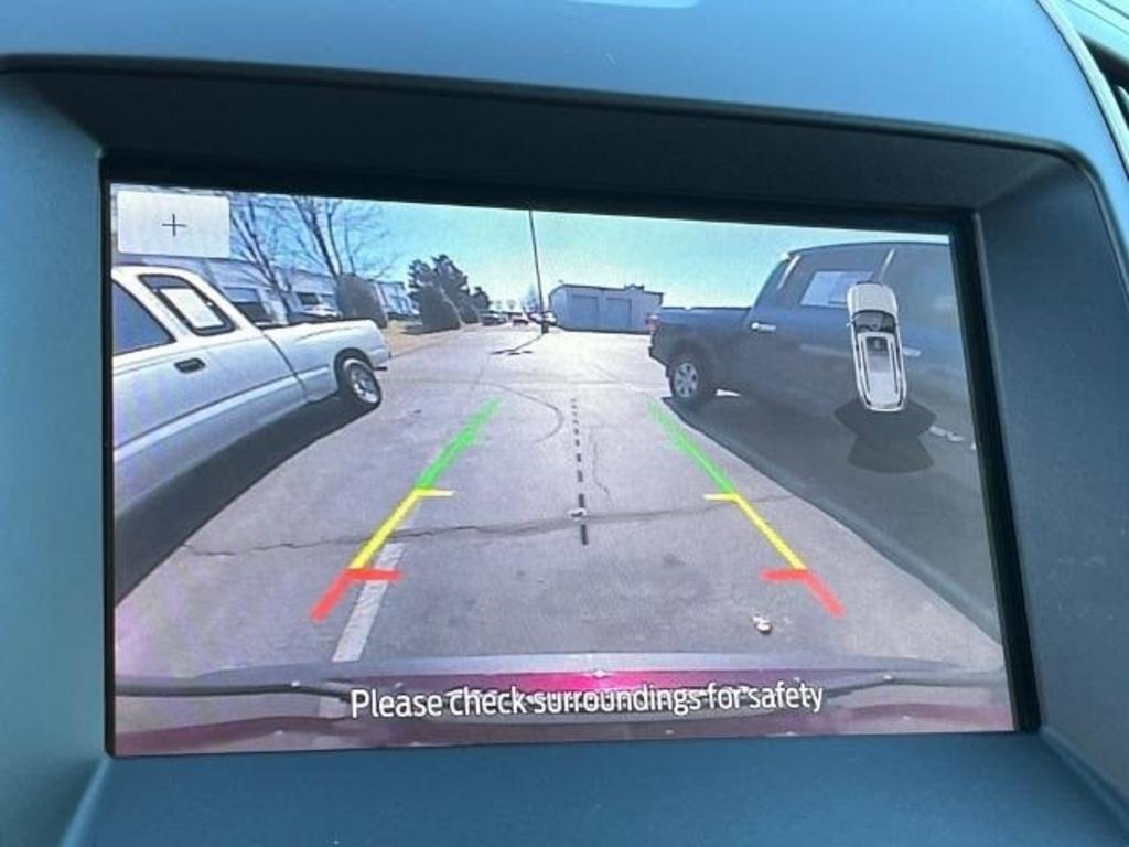 2020 Ford Edge SEL photo