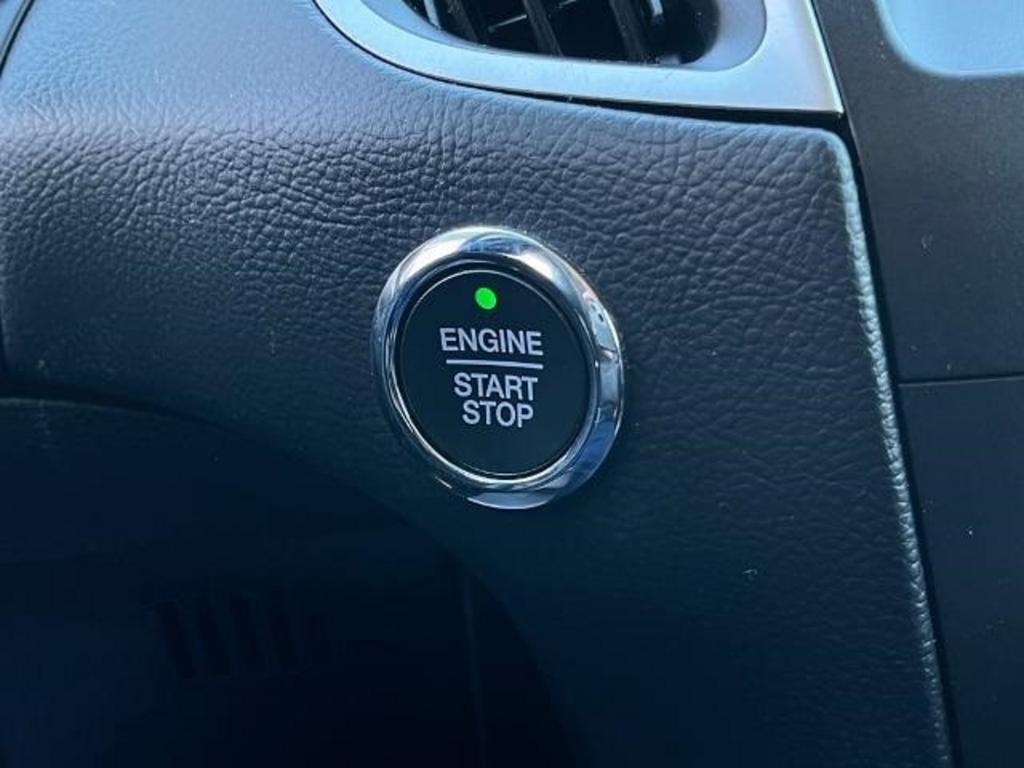 2020 Ford Edge SEL photo