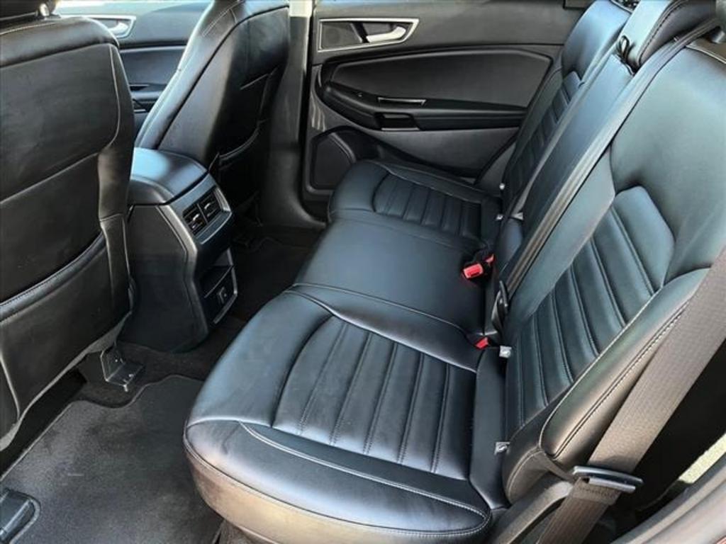 2020 Ford Edge SEL photo