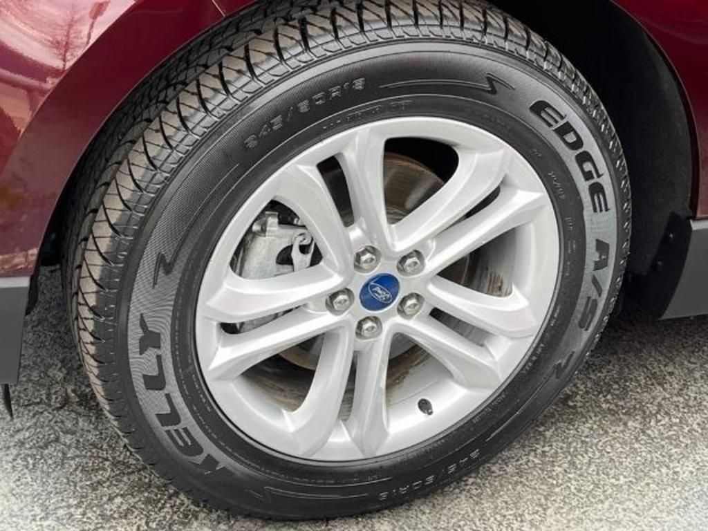 2020 Ford Edge SEL photo