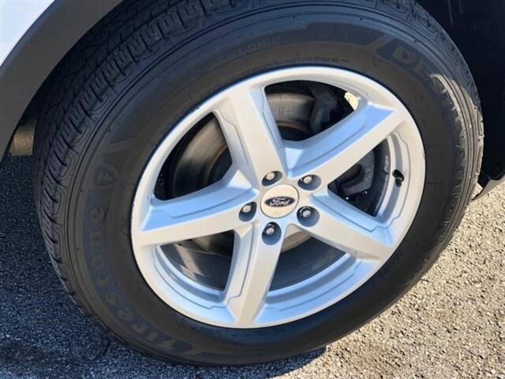 2019 Ford Explorer photo