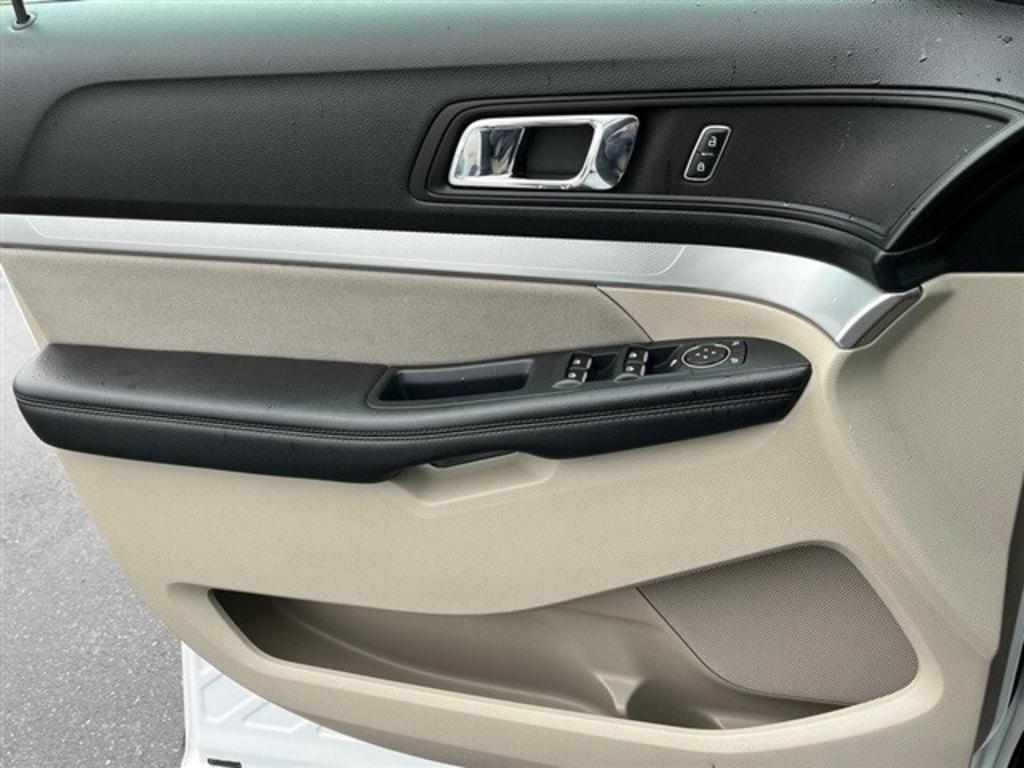 2019 Ford Explorer photo