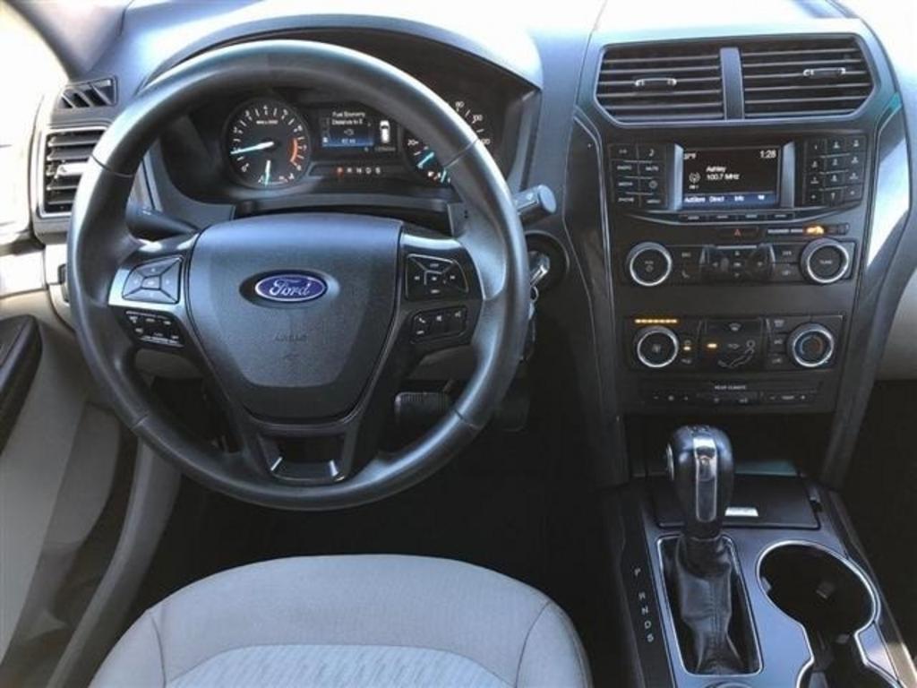 2019 Ford Explorer photo