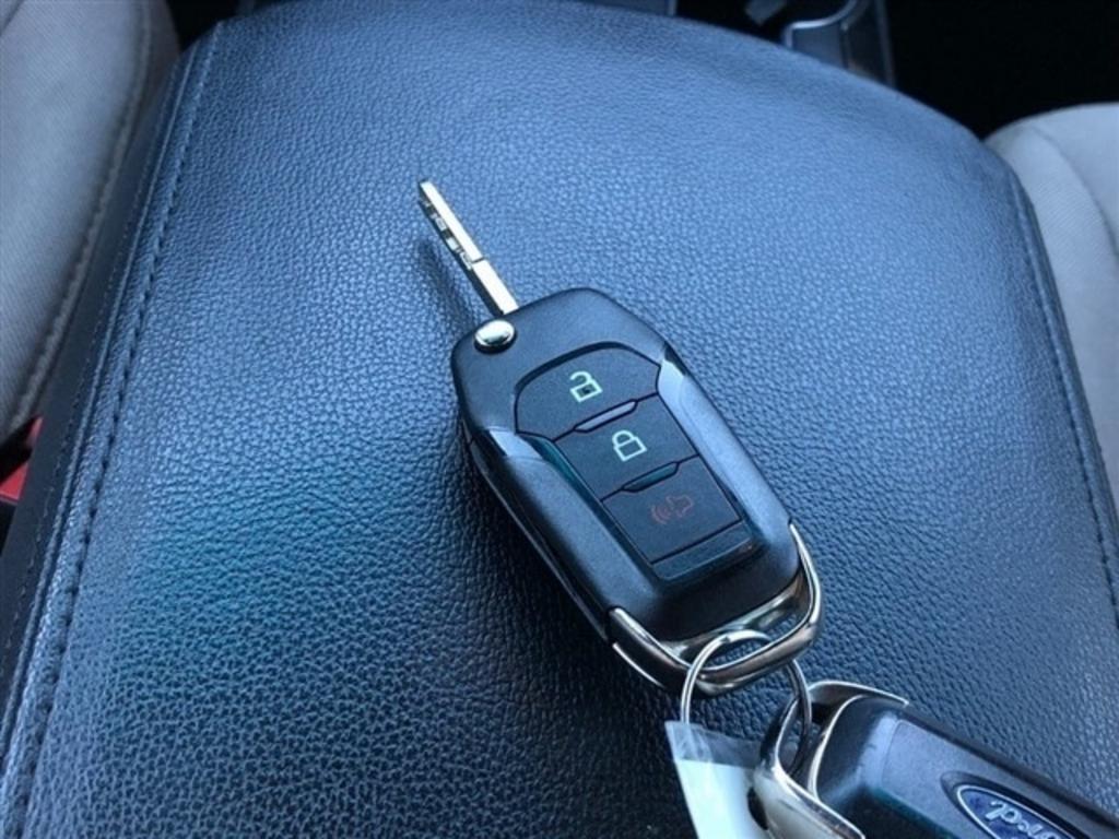 2019 Ford Explorer photo
