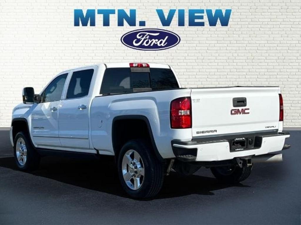 2016 GMC Sierra 2500HD Denali photo