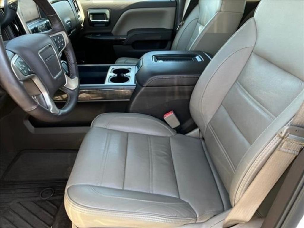 2016 GMC Sierra 2500HD Denali photo