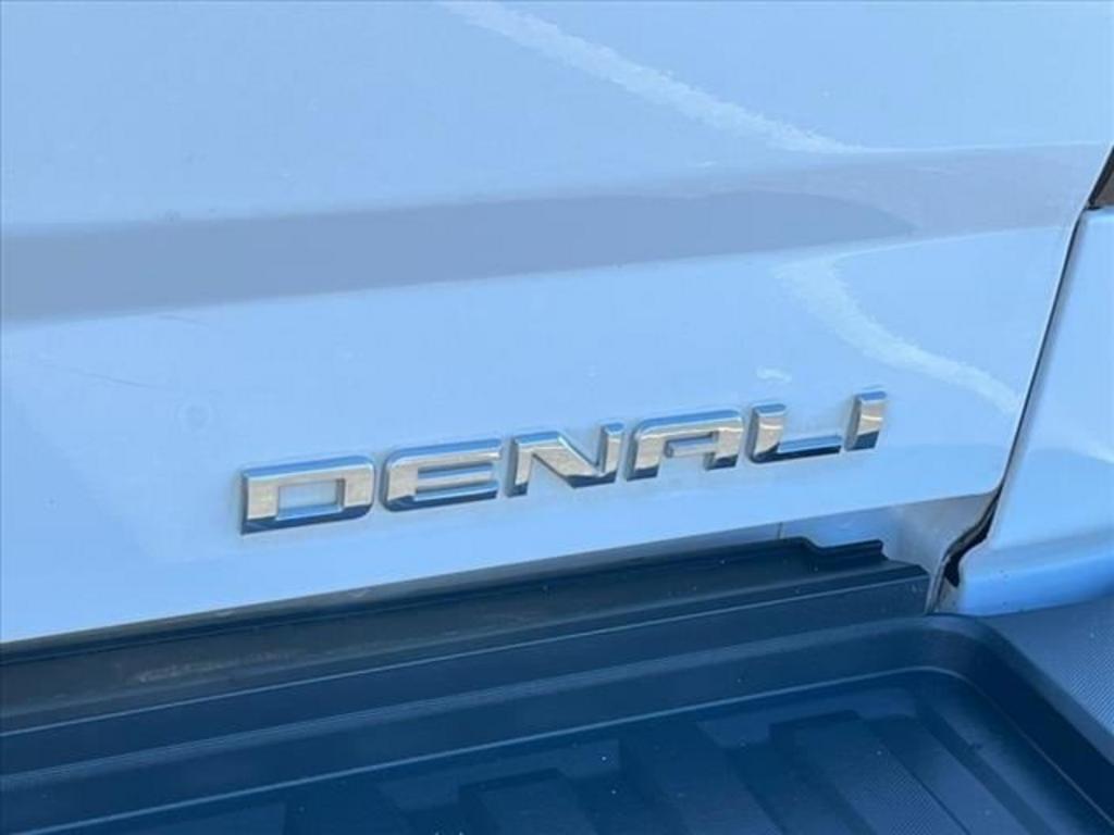 2016 GMC Sierra 2500HD Denali photo