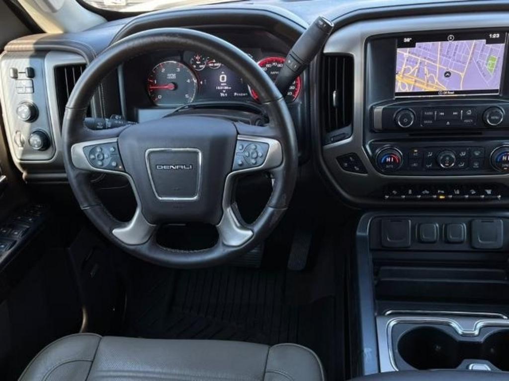 2016 GMC Sierra 2500HD Denali photo