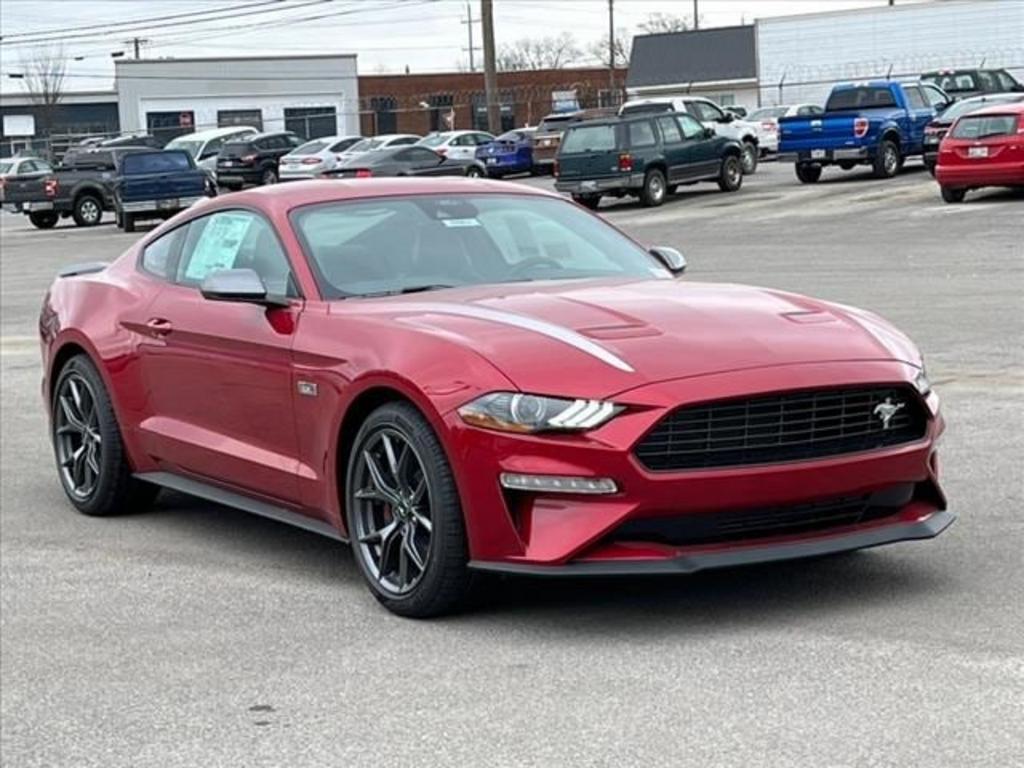 The 2022 Ford Mustang Ecoboost Premium photos