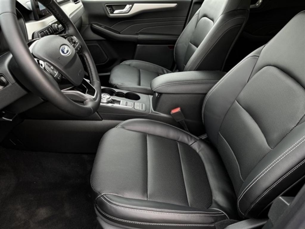 2022 Ford Escape - $36,725