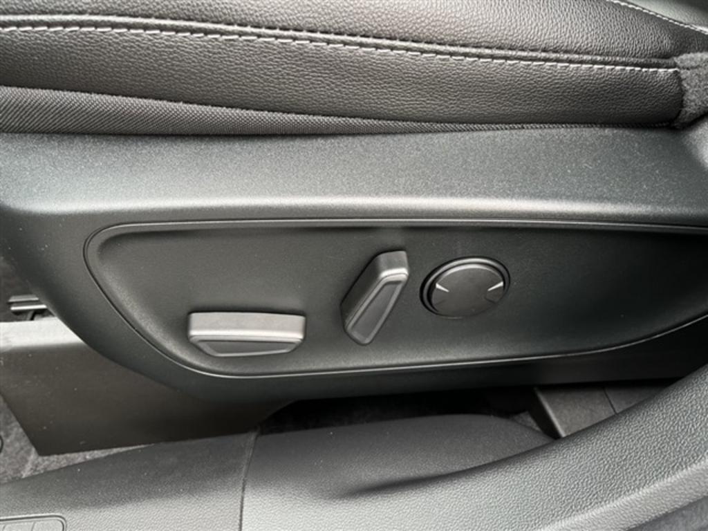 2022 Ford Escape - $36,725