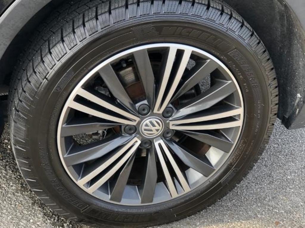 2018 Volkswagen Tiguan 2.0T SEL photo