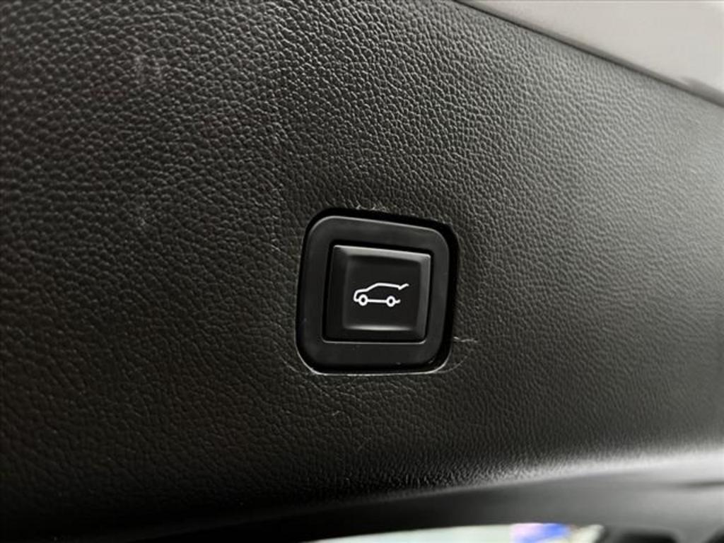 2020 Chevrolet Traverse LT Leather photo