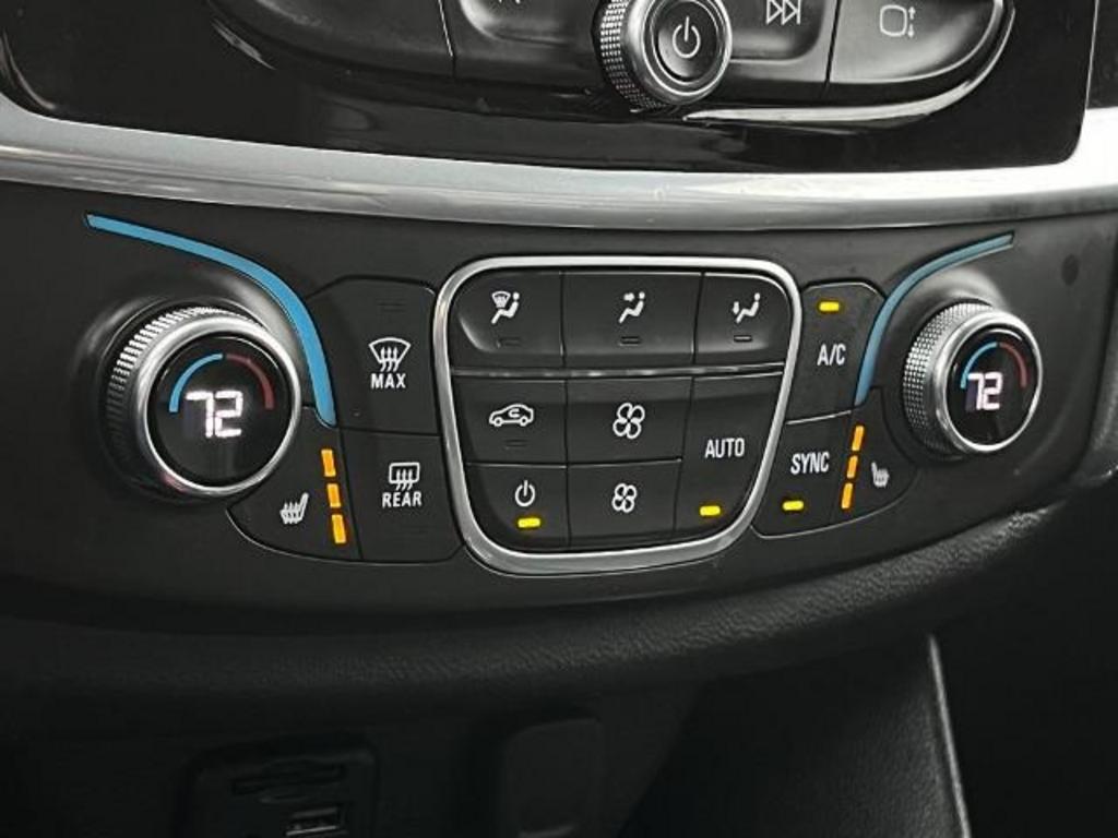 2020 Chevrolet Traverse LT Leather photo
