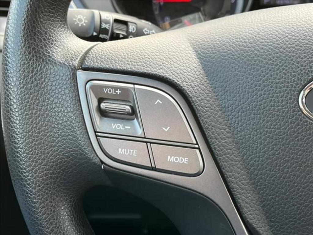 2016 Hyundai Santa Fe - $20,190