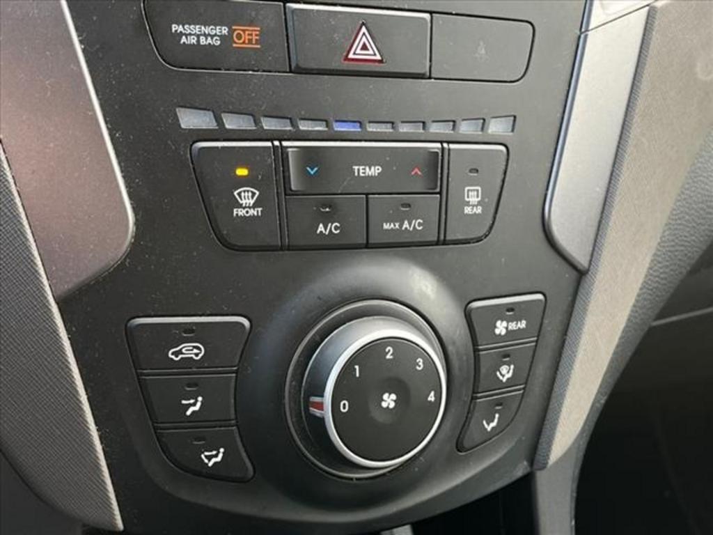 2016 Hyundai Santa Fe - $20,190