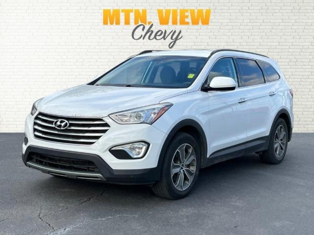 2016 Hyundai Santa Fe - $20,190