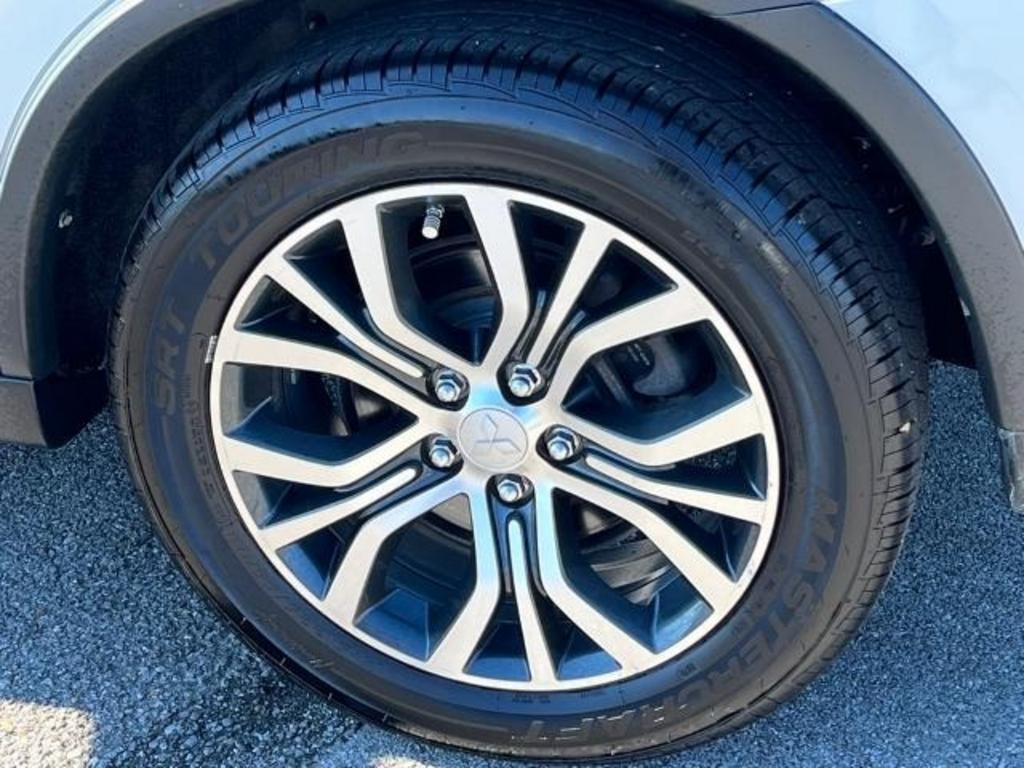 2017 Mitsubishi Outlander - $19,510