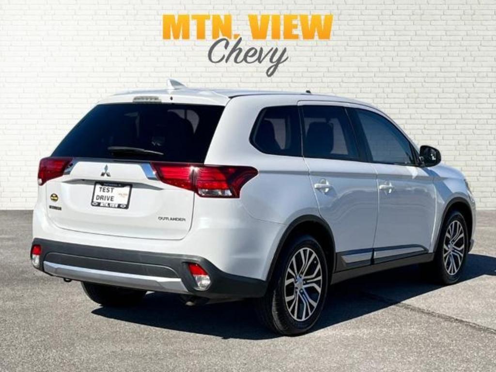2017 Mitsubishi Outlander - $19,510