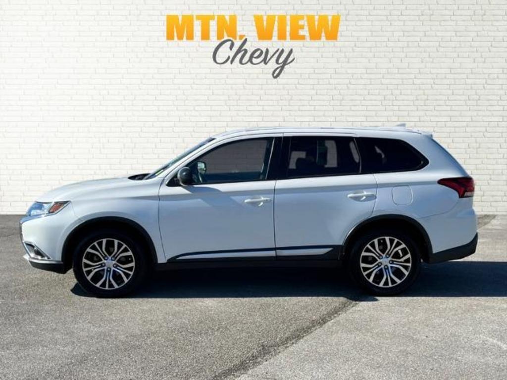 2017 Mitsubishi Outlander - $19,510
