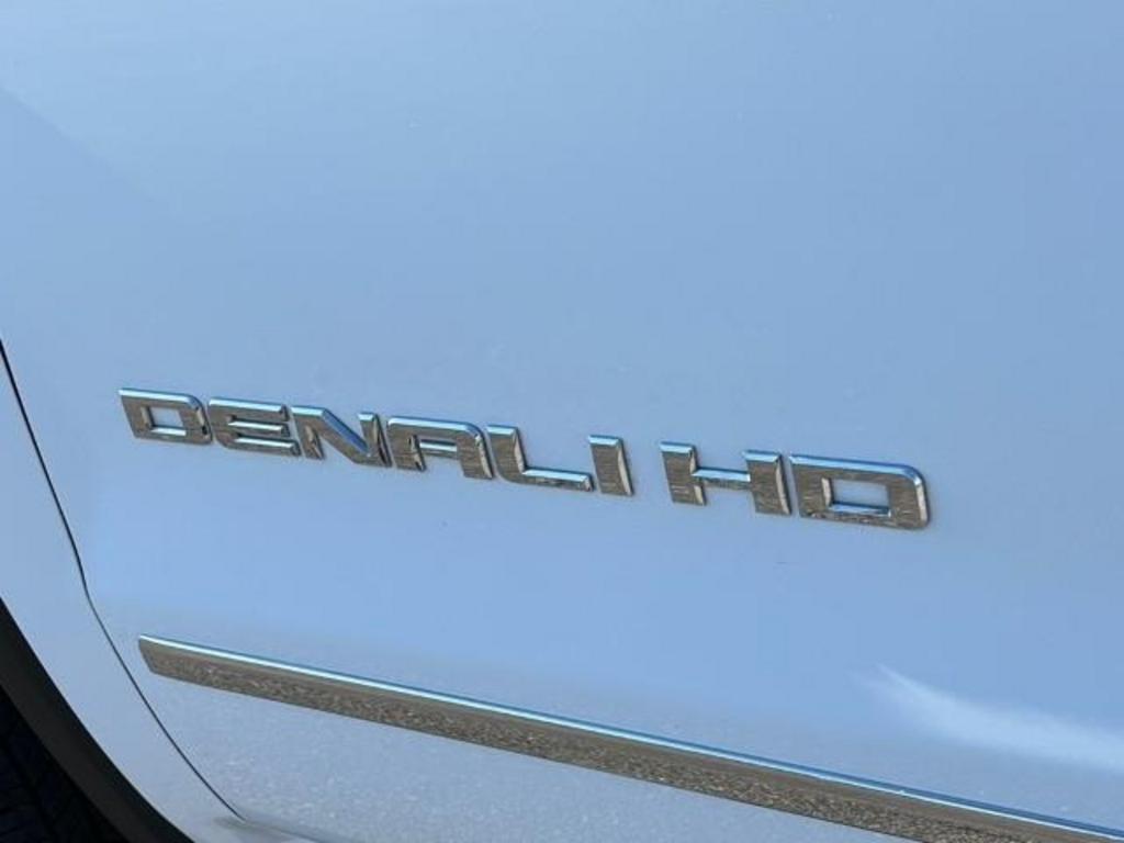 2017 GMC Sierra 3500HD Denali photo