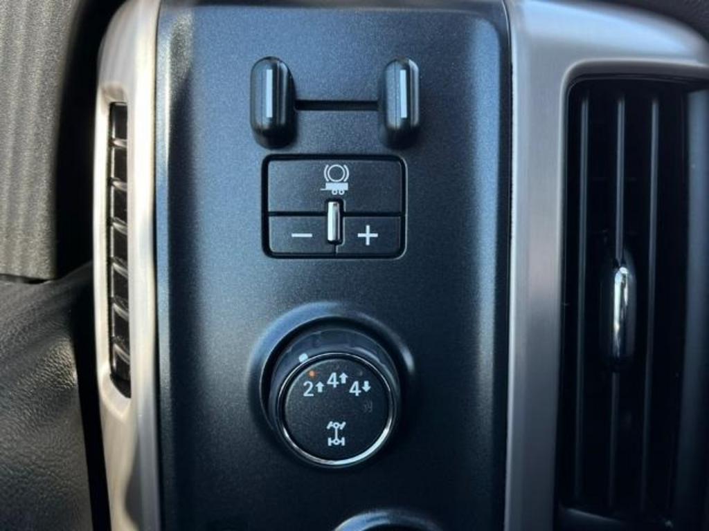 2017 GMC Sierra 3500HD Denali photo