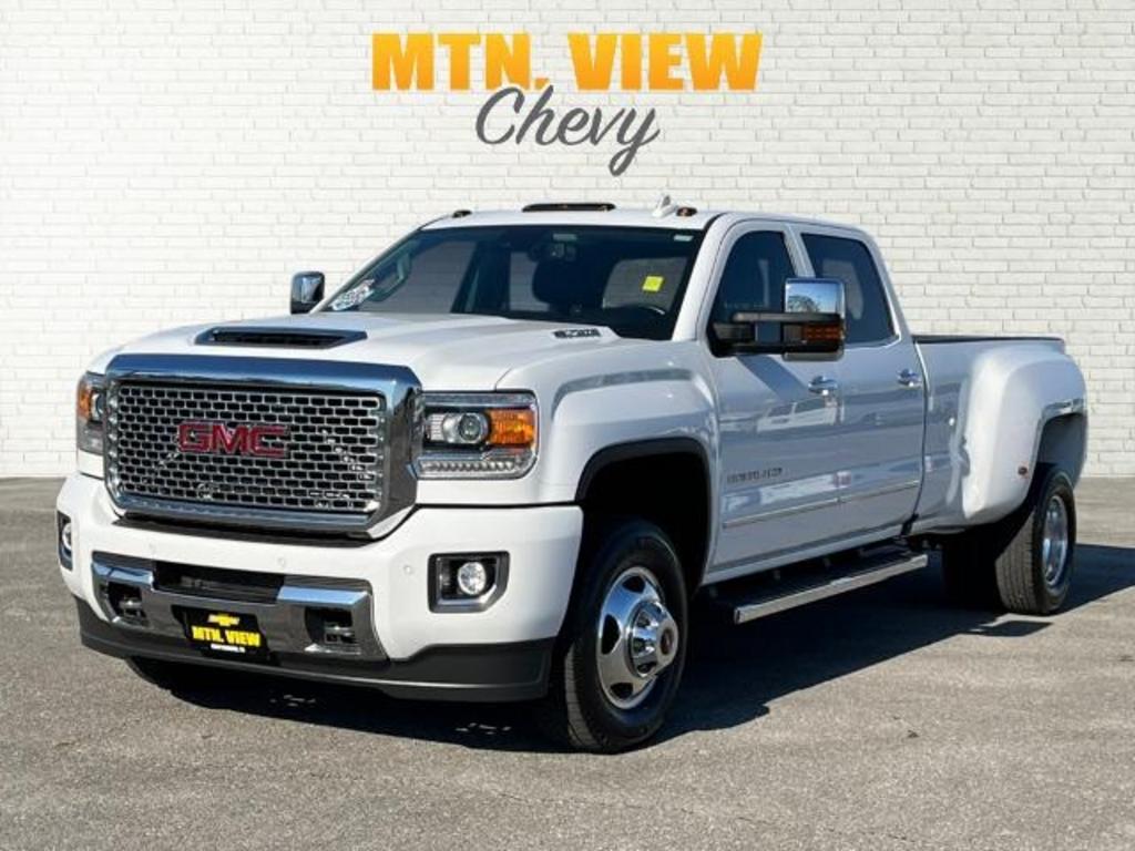 2017 GMC Sierra 3500HD Denali photo