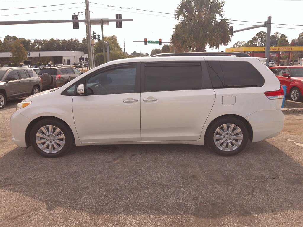 2014 Toyota Sienna