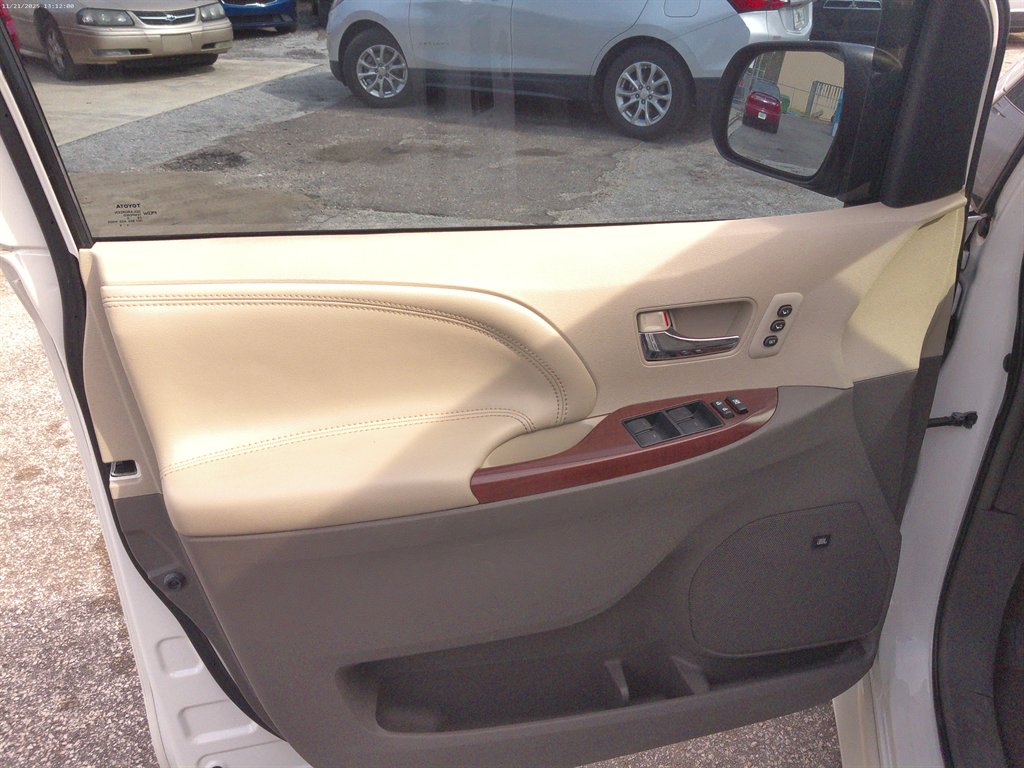 2014 Toyota Sienna