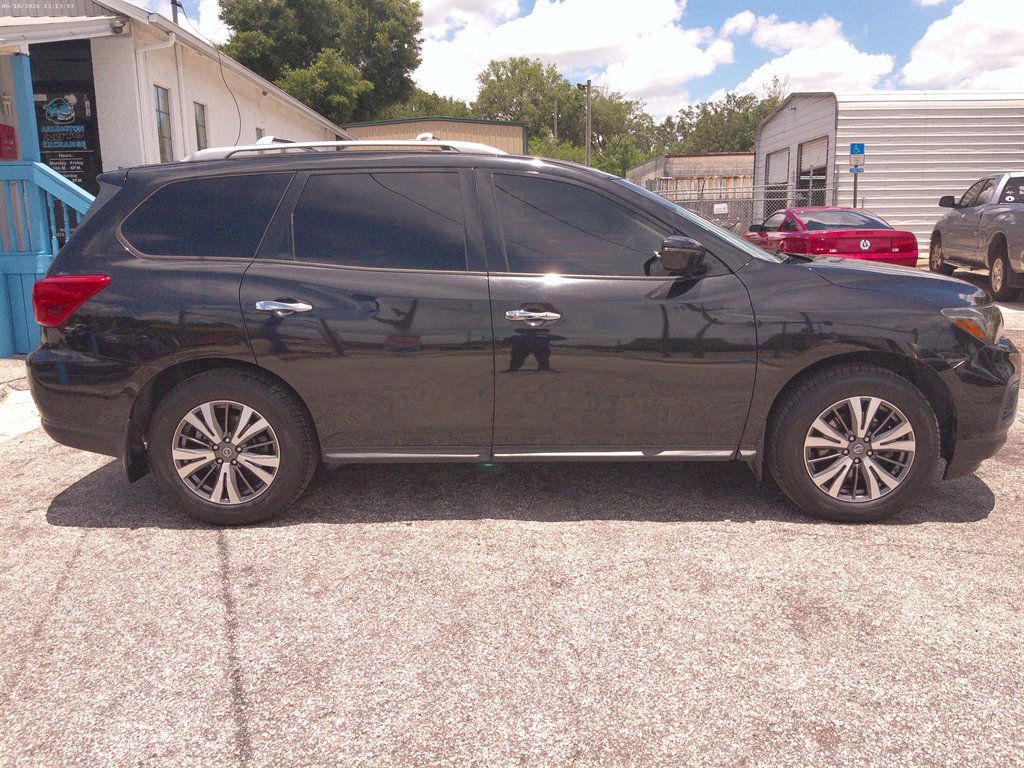 2017 Nissan Pathfinder