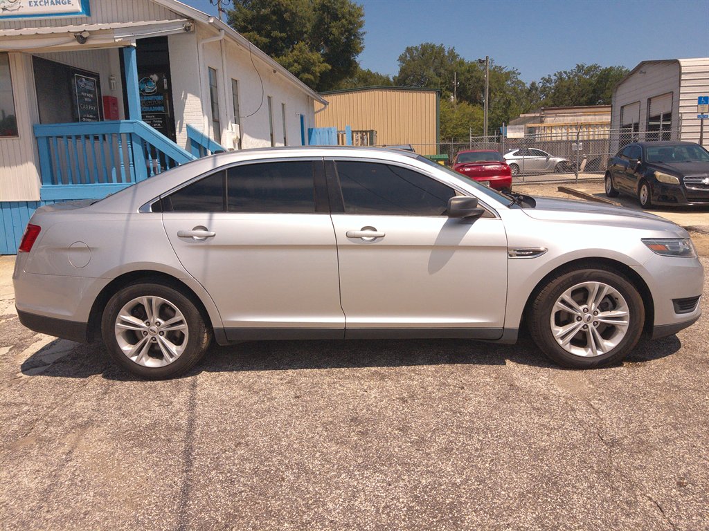 2016 Ford Taurus