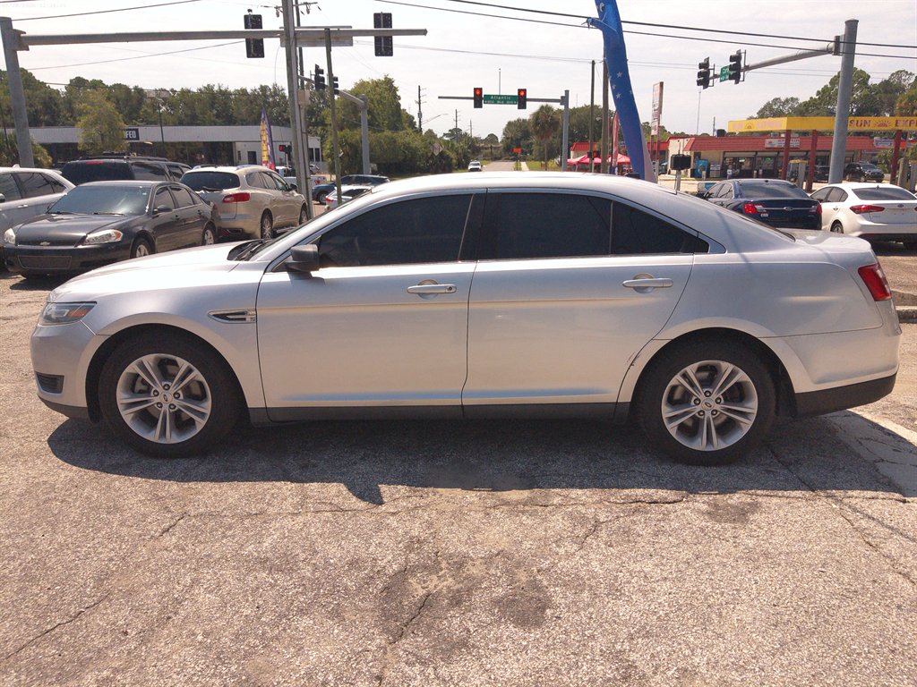 2016 Ford Taurus