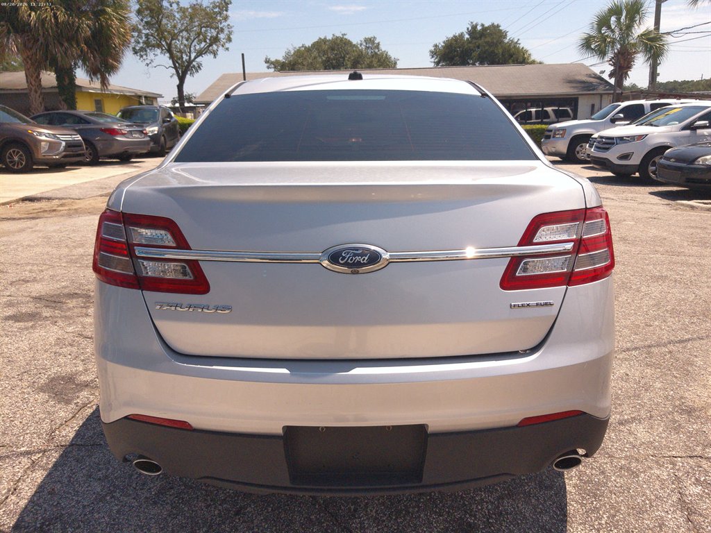 2016 Ford Taurus