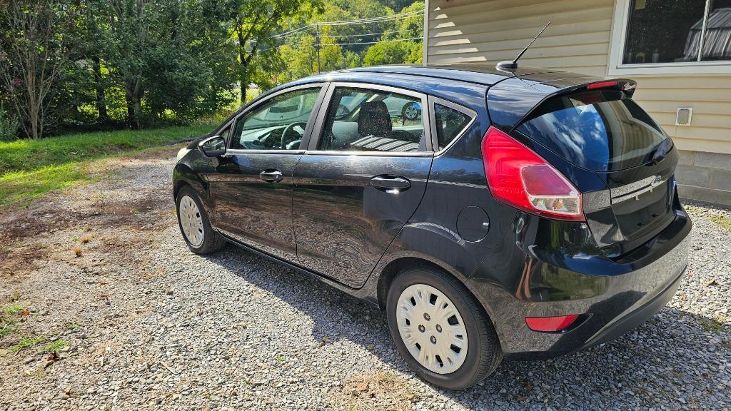 2016 Ford Fiesta - $5,000