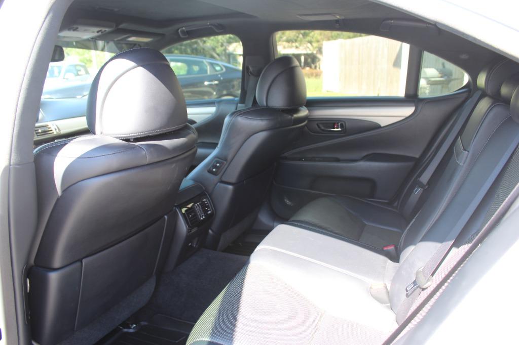 2014 Lexus LS