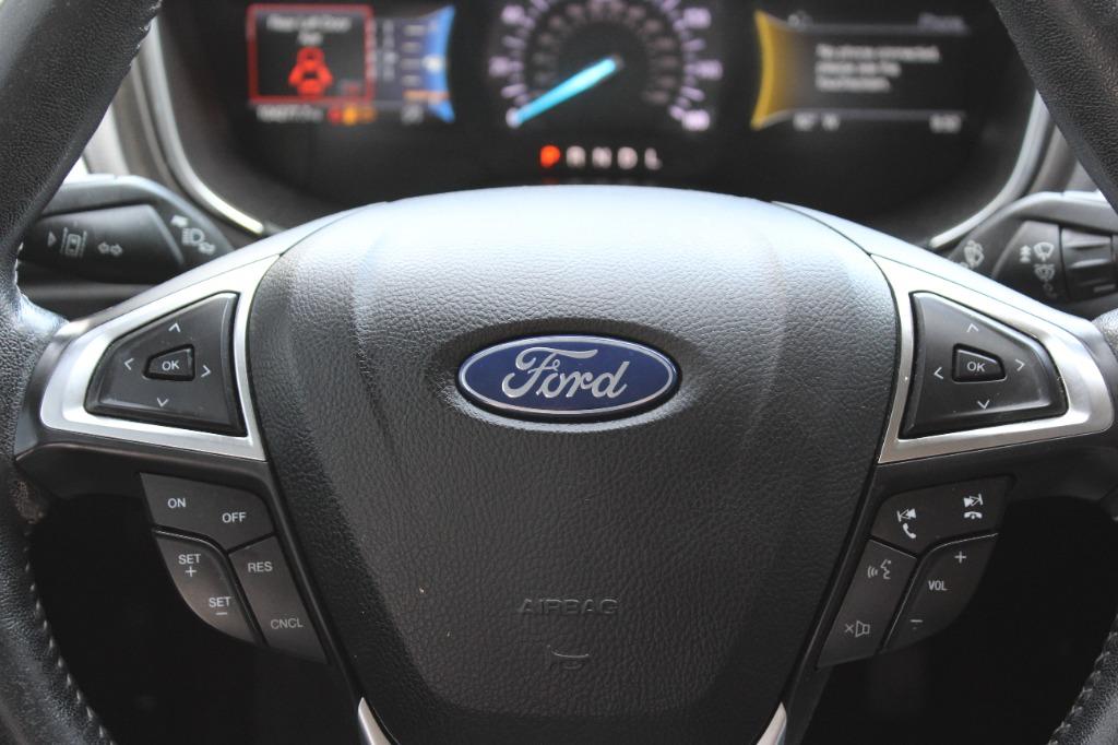 2020 Ford Fusion SE photo