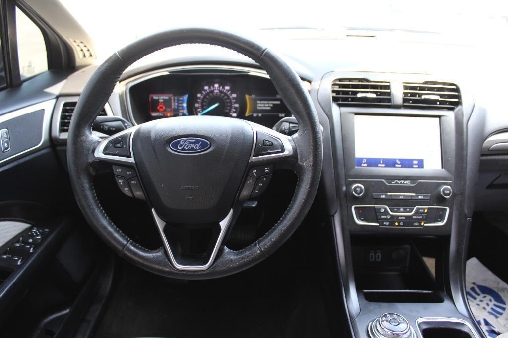 2020 Ford Fusion SE photo