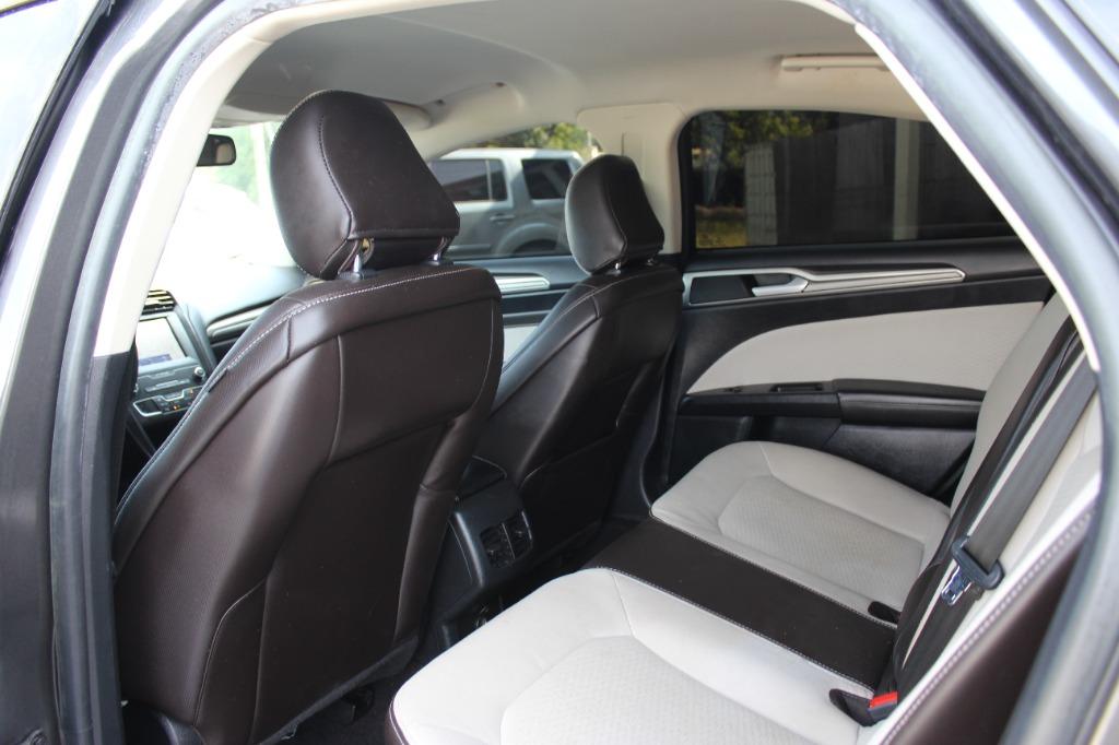 2020 Ford Fusion SE photo