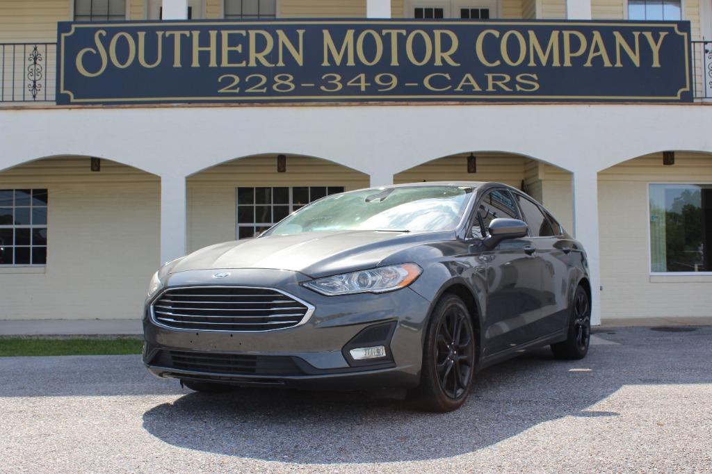 2020 Ford Fusion SE photo