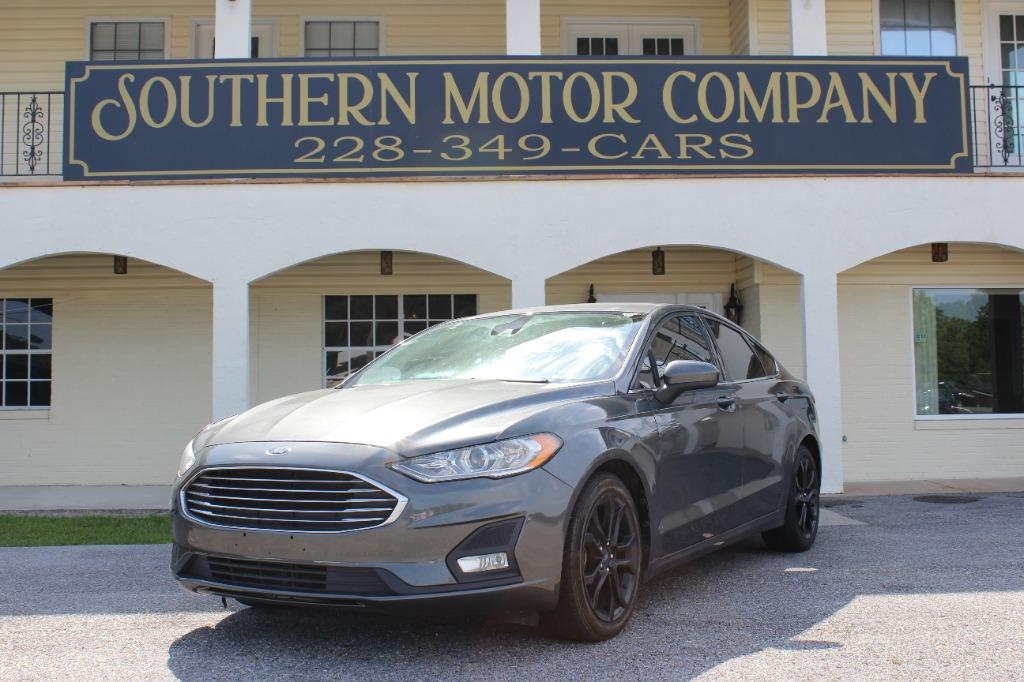 2020 Ford Fusion SE photo