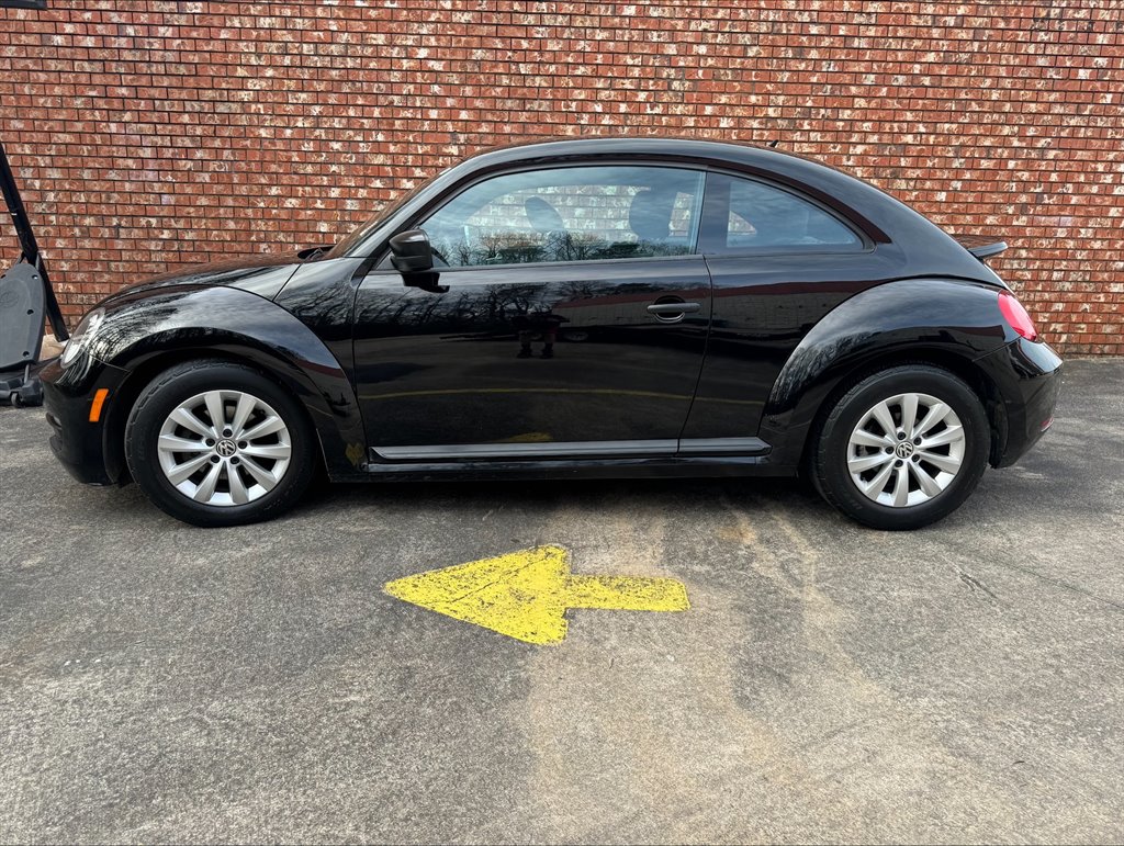 2016 Volkswagen Beetle S photo
