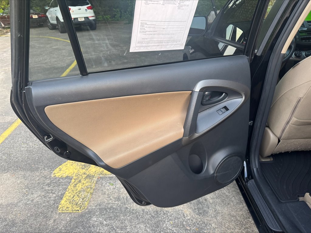 2009 Toyota RAV4 photo