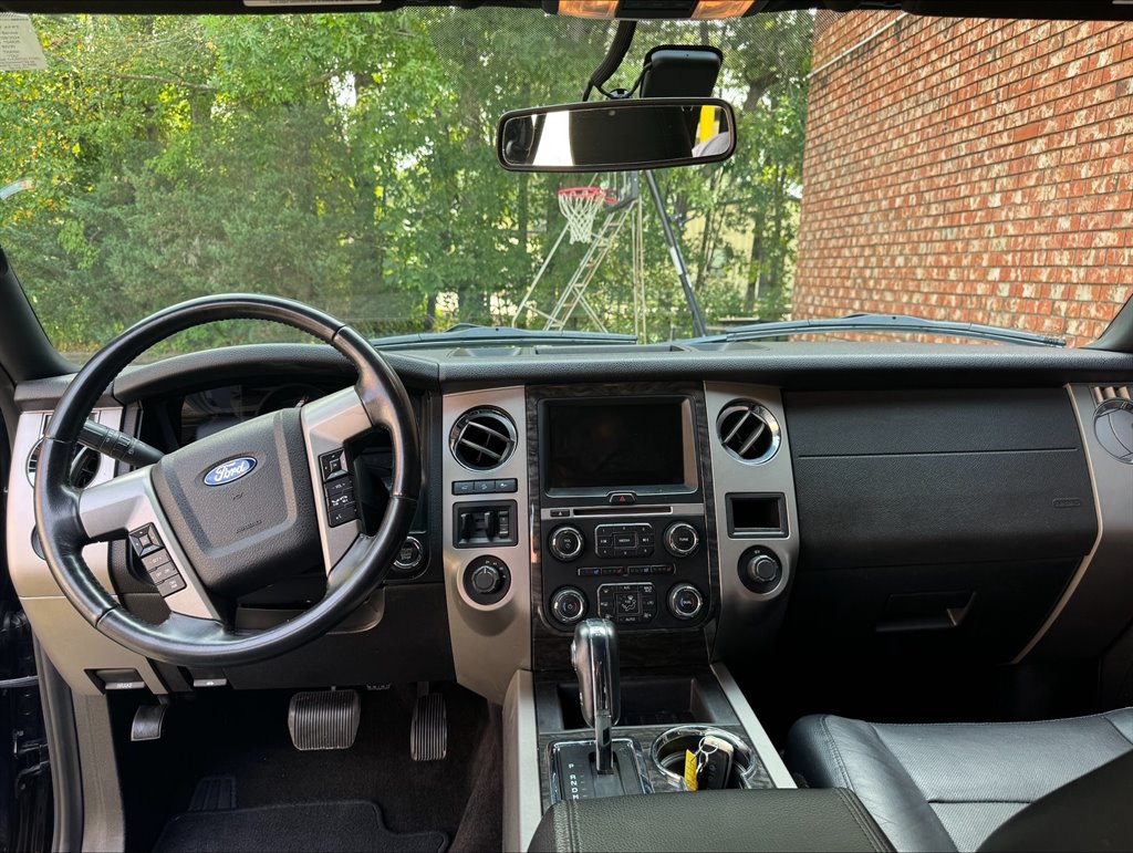 2015 Ford Expedition Limited photo