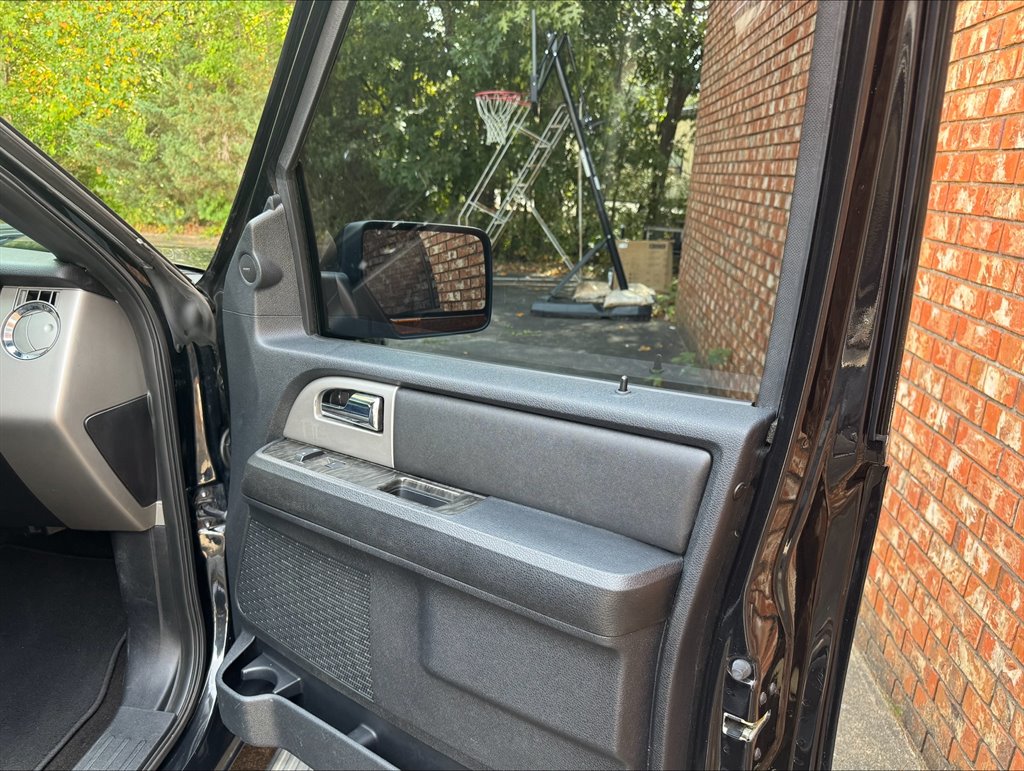 2015 Ford Expedition Limited photo