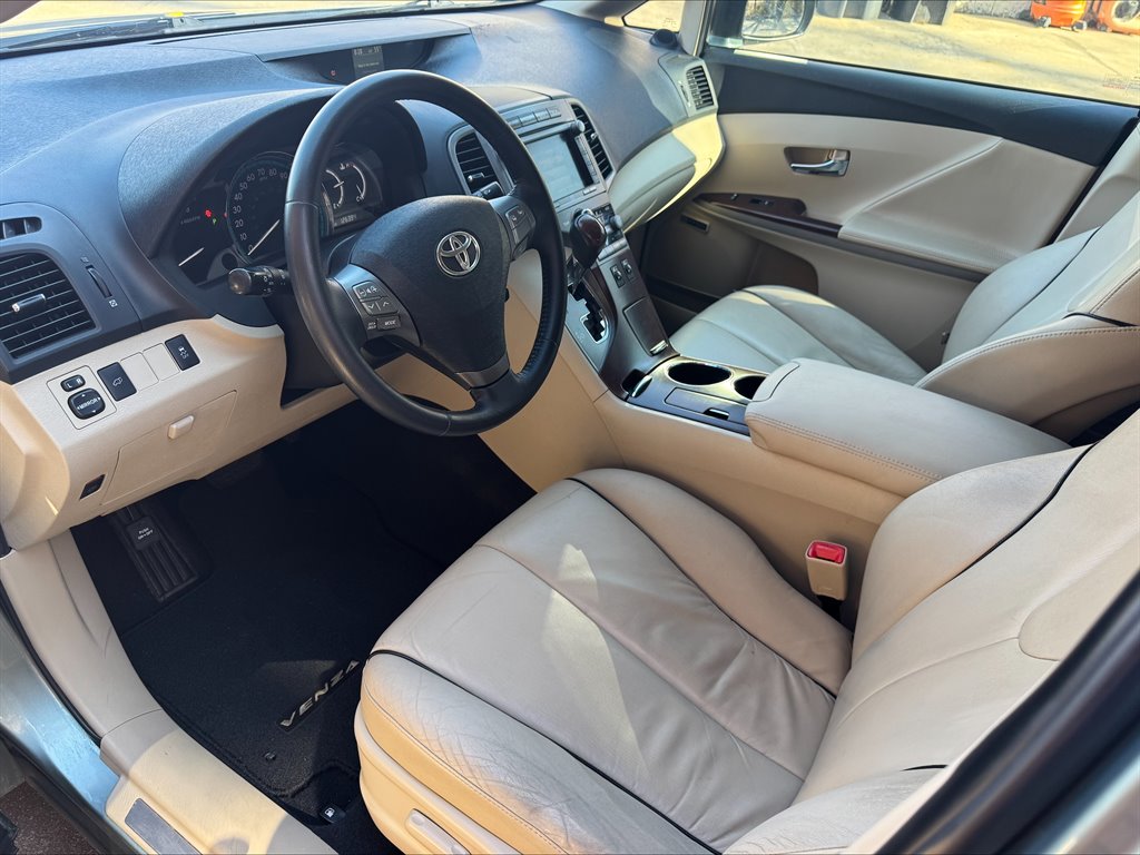 2009 Toyota Venza photo