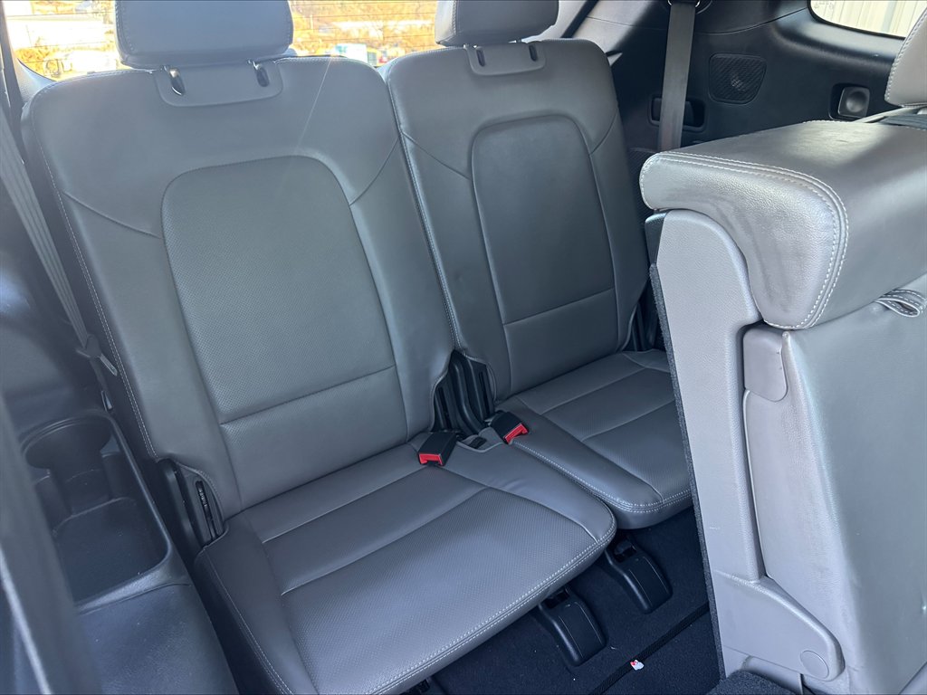 2015 Hyundai Santa Fe - $12,990