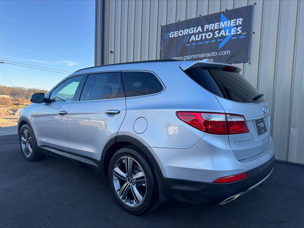 2015 Hyundai Santa Fe - $12,990
